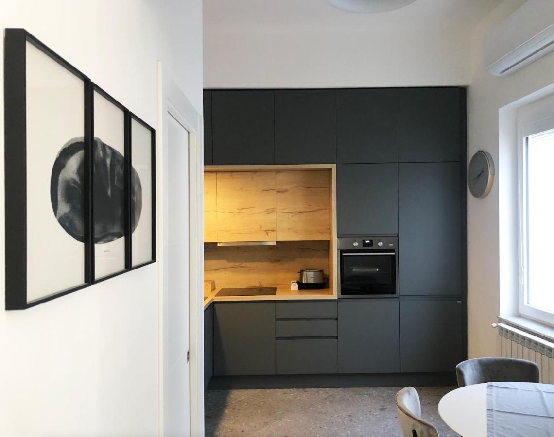 Lily Apartment Napoli Luaran gambar